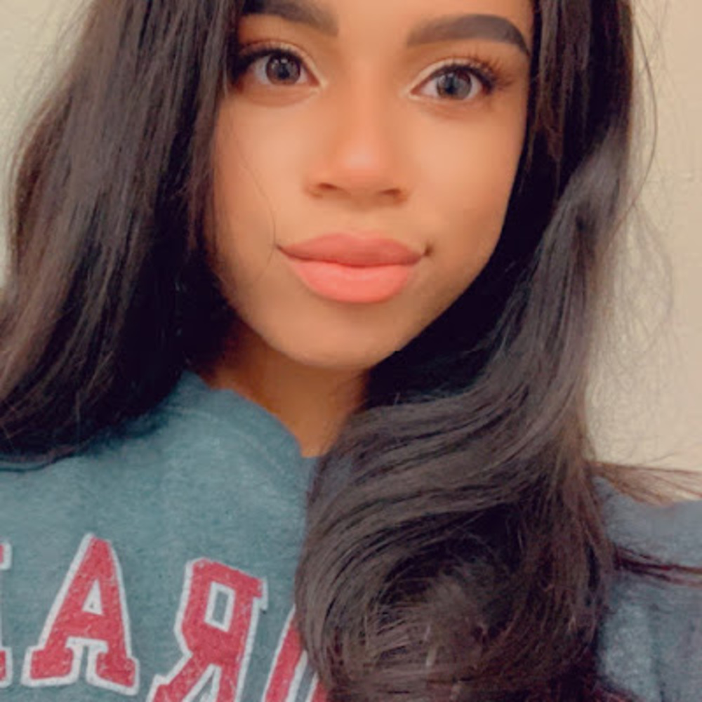 Meet your Posher, Adriana